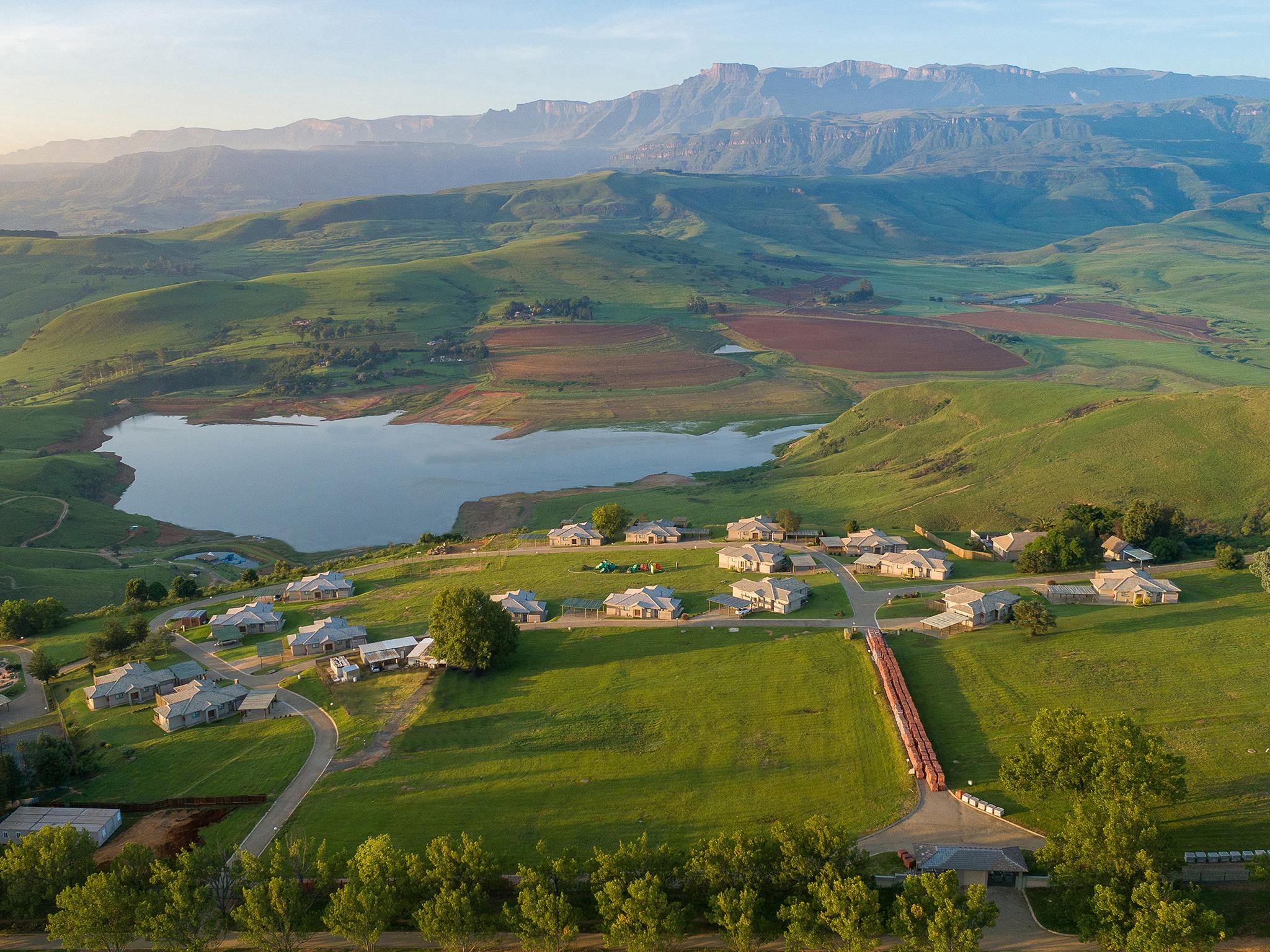 Cayley Mountain Resort Champagne Valley Kültér fotó